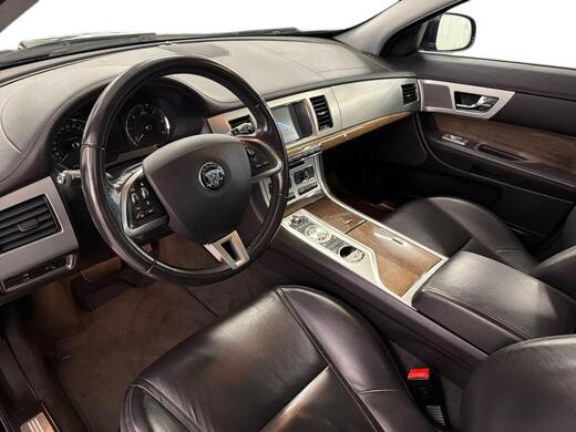 Jaguar XF vaihtoauto