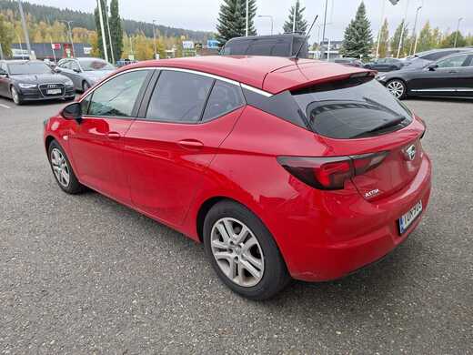 Opel Astra vaihtoauto