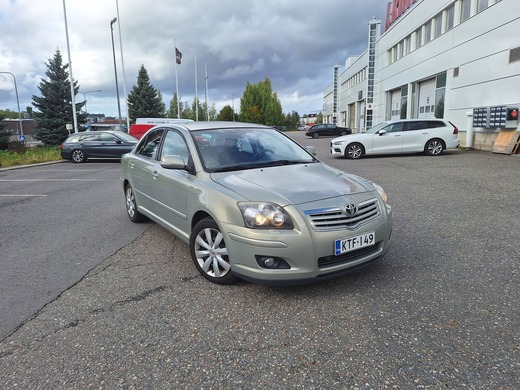 Toyota Avensis vaihtoauto