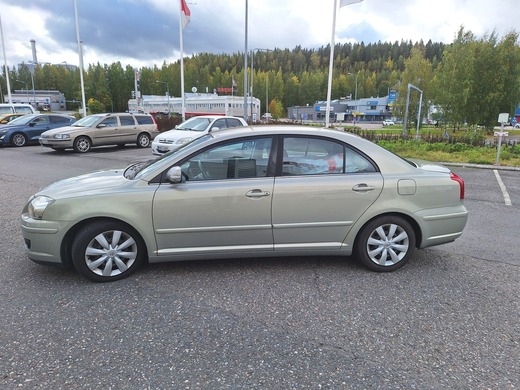 Toyota Avensis vaihtoauto