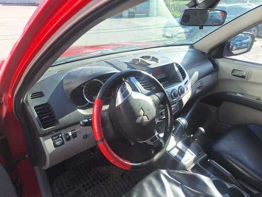 Mitsubishi L200 vaihtoauto