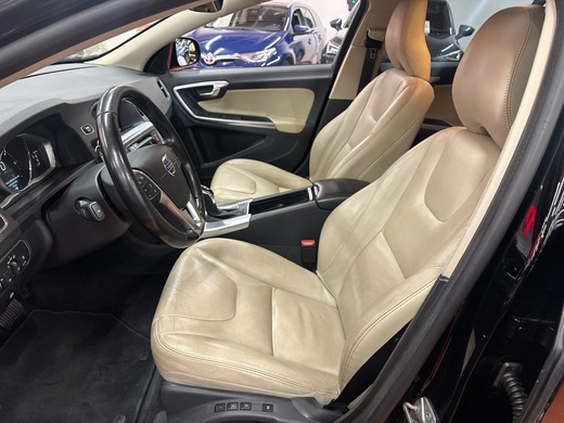 Volvo V60 Cross Country vaihtoauto