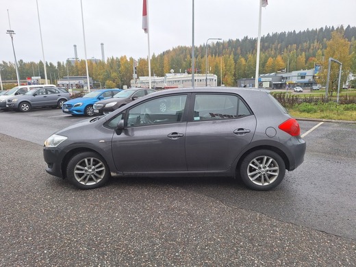 Toyota Auris vaihtoauto