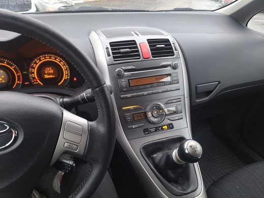 Toyota Auris vaihtoauto