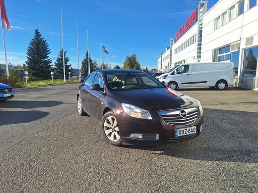 Opel Insignia vaihtoauto