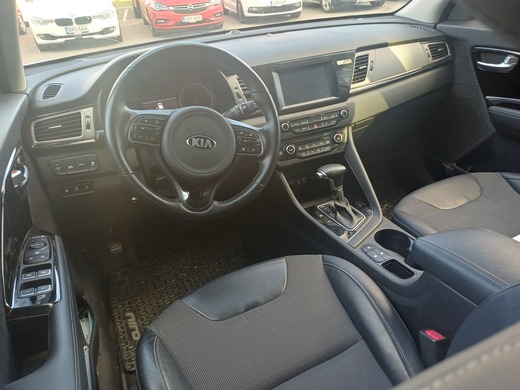 Kia Niro plug-in vaihtoauto