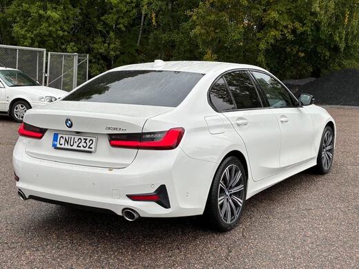 BMW 330 vaihtoauto