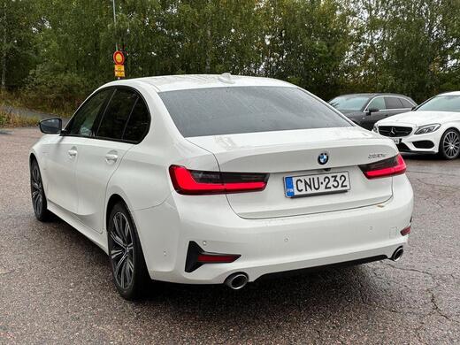 BMW 330 vaihtoauto