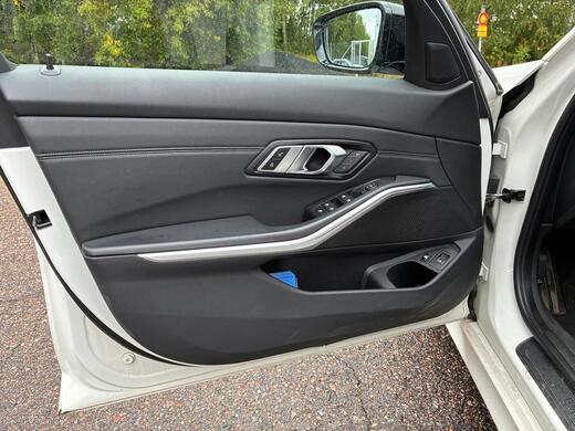 BMW 330 vaihtoauto