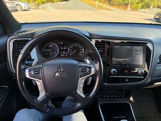 Mitsubishi Outlander PHEV vaihtoauto
