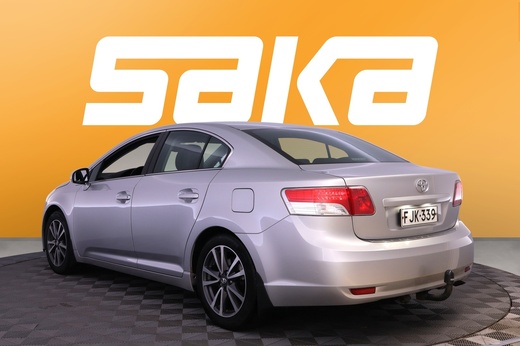Toyota Avensis vaihtoauto