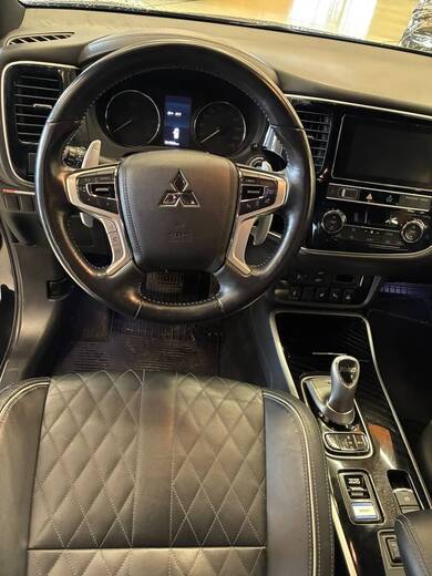 Mitsubishi Outlander vaihtoauto
