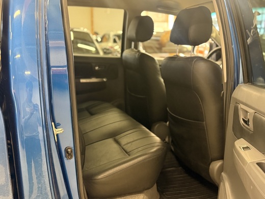 Toyota Hilux vaihtoauto