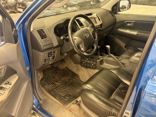 Toyota Hilux vaihtoauto