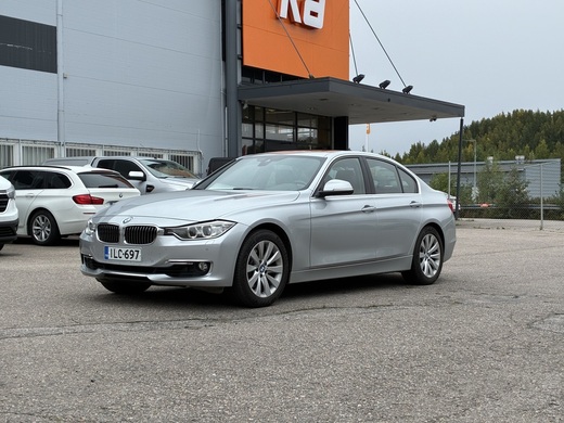 BMW 330 vaihtoauto
