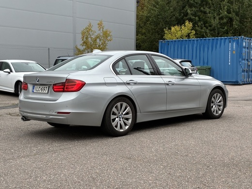 BMW 330 vaihtoauto