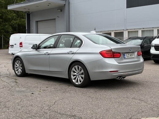 BMW 330 vaihtoauto
