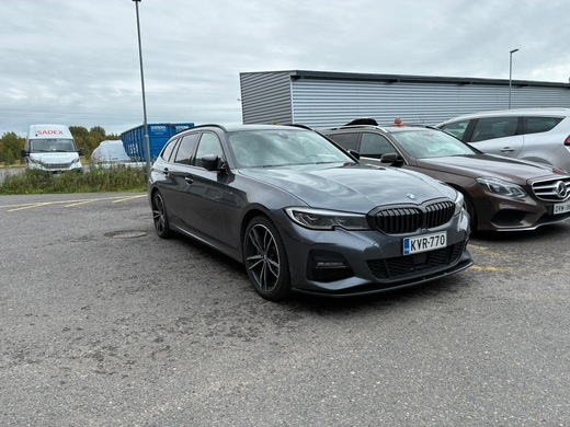 BMW 330 vaihtoauto