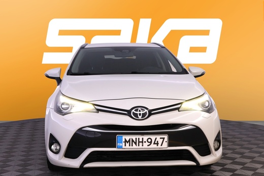 Toyota Avensis vaihtoauto