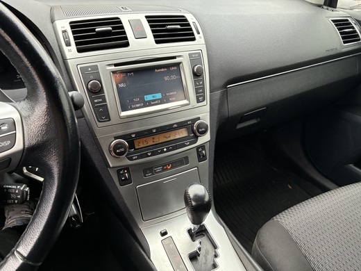 Toyota Avensis vaihtoauto