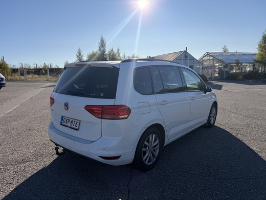 Volkswagen Touran vaihtoauto