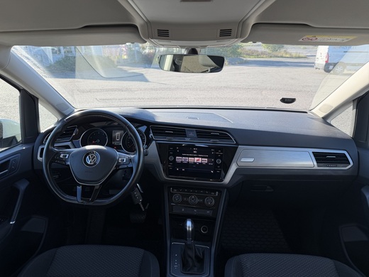 Volkswagen Touran vaihtoauto
