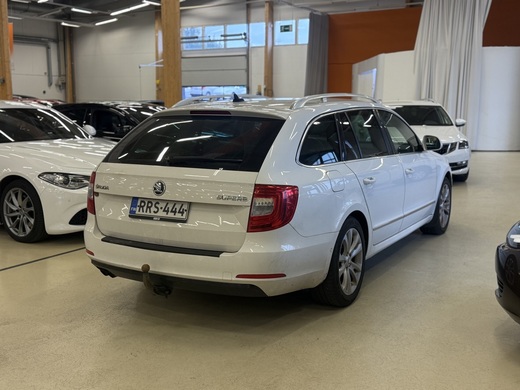 Skoda Superb vaihtoauto