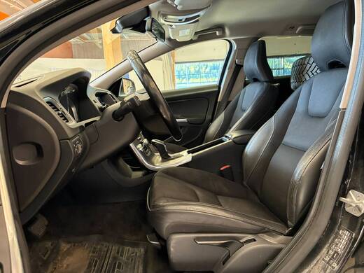 Volvo V60 Cross Country vaihtoauto