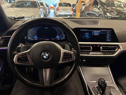 BMW 330 vaihtoauto