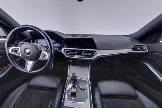 BMW 330 vaihtoauto