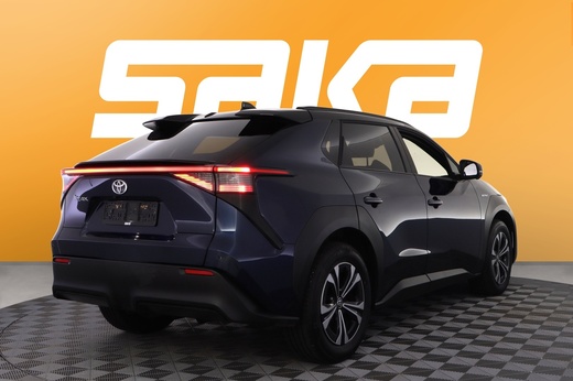 Toyota bZ4X vaihtoauto