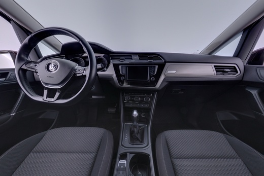 Volkswagen Touran vaihtoauto