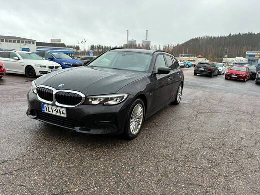 BMW 320 vaihtoauto