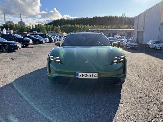 Porsche Taycan vaihtoauto