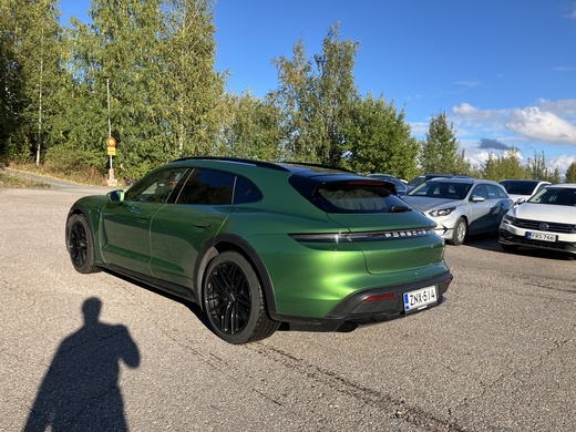 Porsche Taycan vaihtoauto