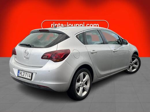 Opel Astra vaihtoauto