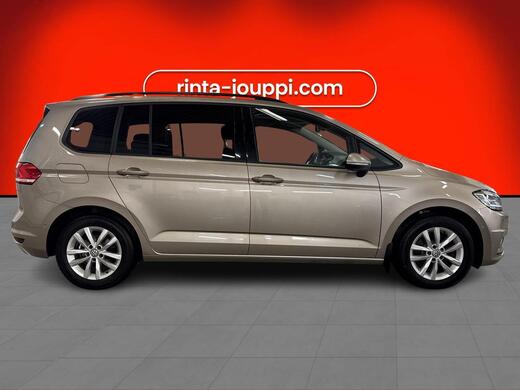 Volkswagen Touran vaihtoauto