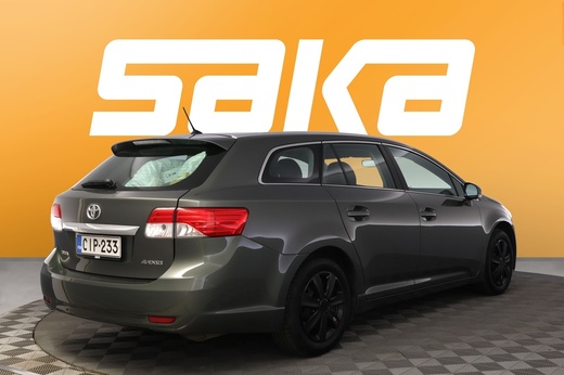 Toyota Avensis vaihtoauto