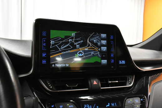 Toyota C-HR vaihtoauto