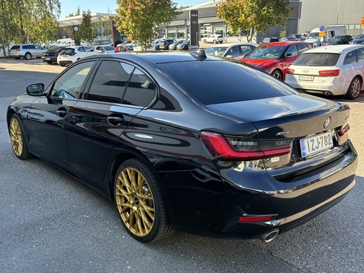 BMW 330 vaihtoauto