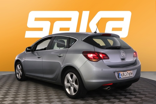 Opel Astra vaihtoauto