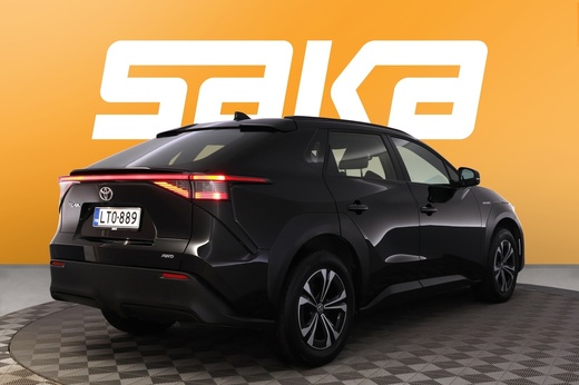 Toyota bZ4X vaihtoauto