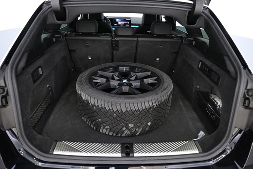 BMW i5 M60 vaihtoauto