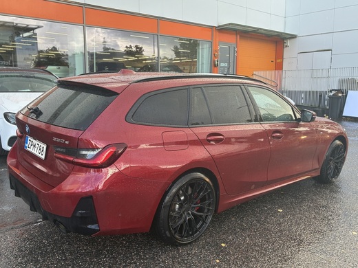 BMW 330 vaihtoauto
