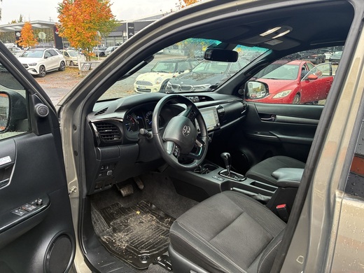 Toyota Hilux vaihtoauto