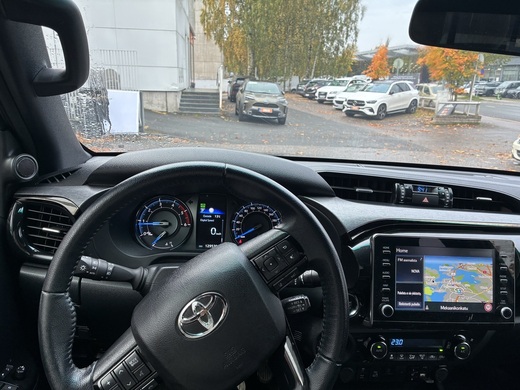 Toyota Hilux vaihtoauto