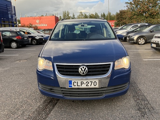 Volkswagen Touran vaihtoauto