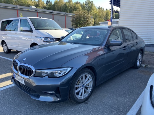 BMW 330 vaihtoauto