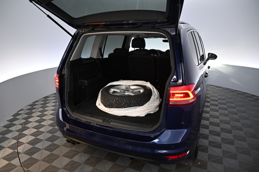 Volkswagen Touran vaihtoauto