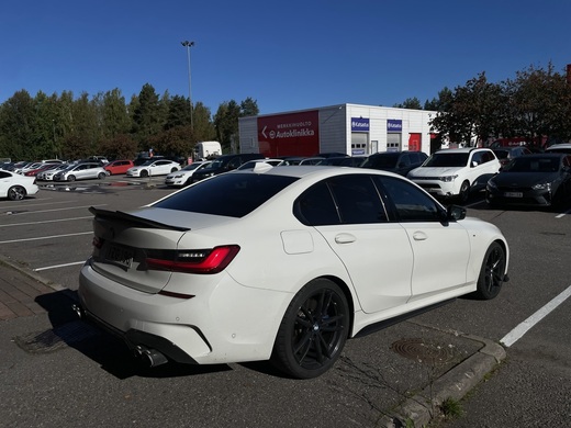 BMW 330 vaihtoauto